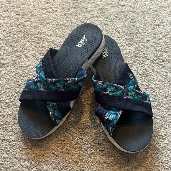 Skechers Goga Max On The Go Slide On Sandals Size 11 - Picture 1 of 12